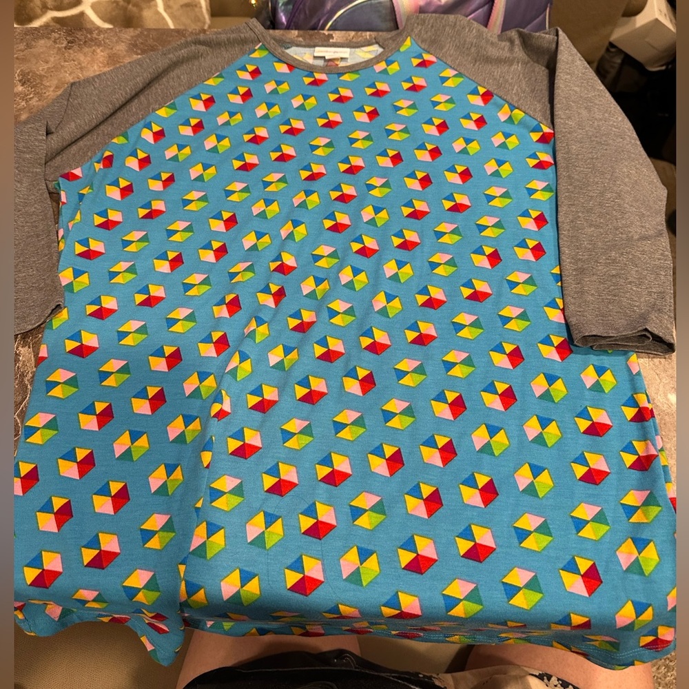 LULAROE RANDY SHIRT SIZE MEDIUM
